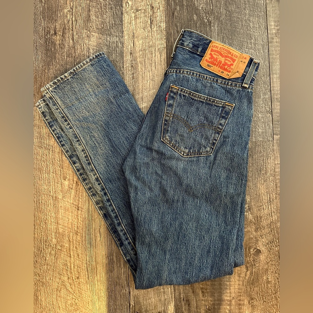 Button Up Levi Jeans 29/34